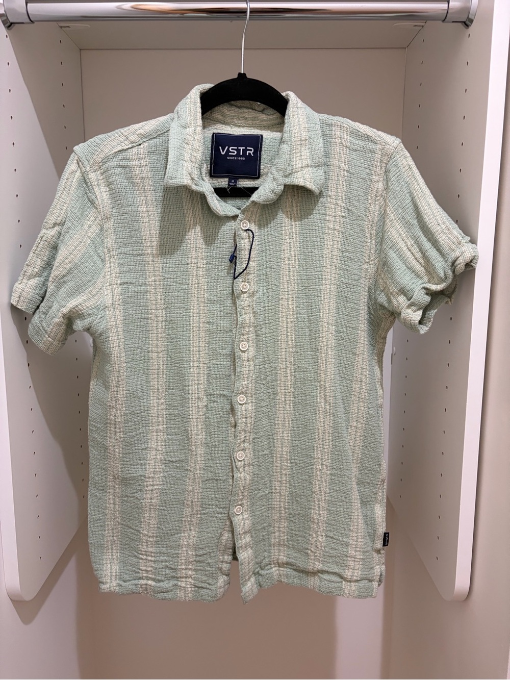 Men’s Mint Green Short-Sleeve Button-Up Shirt - Size M